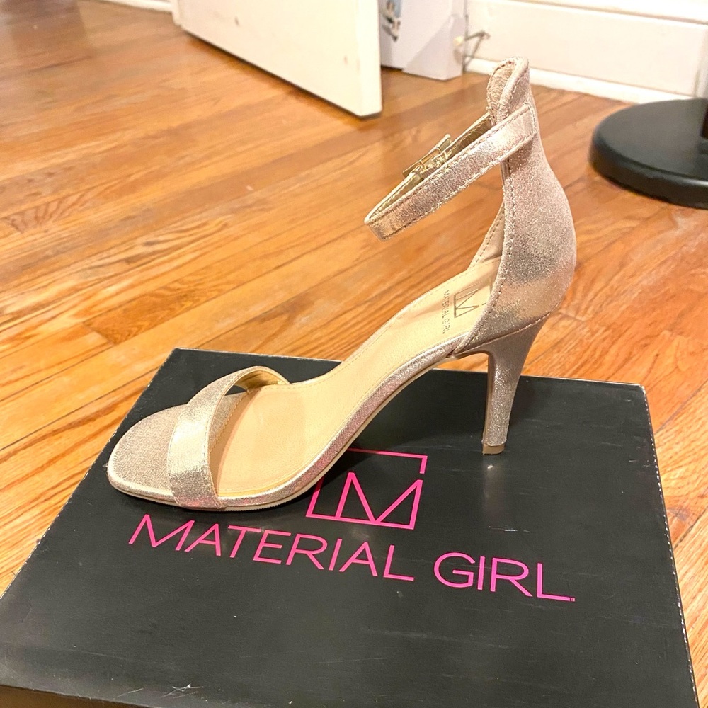 Material Girl Blaire Sandals size 6.5